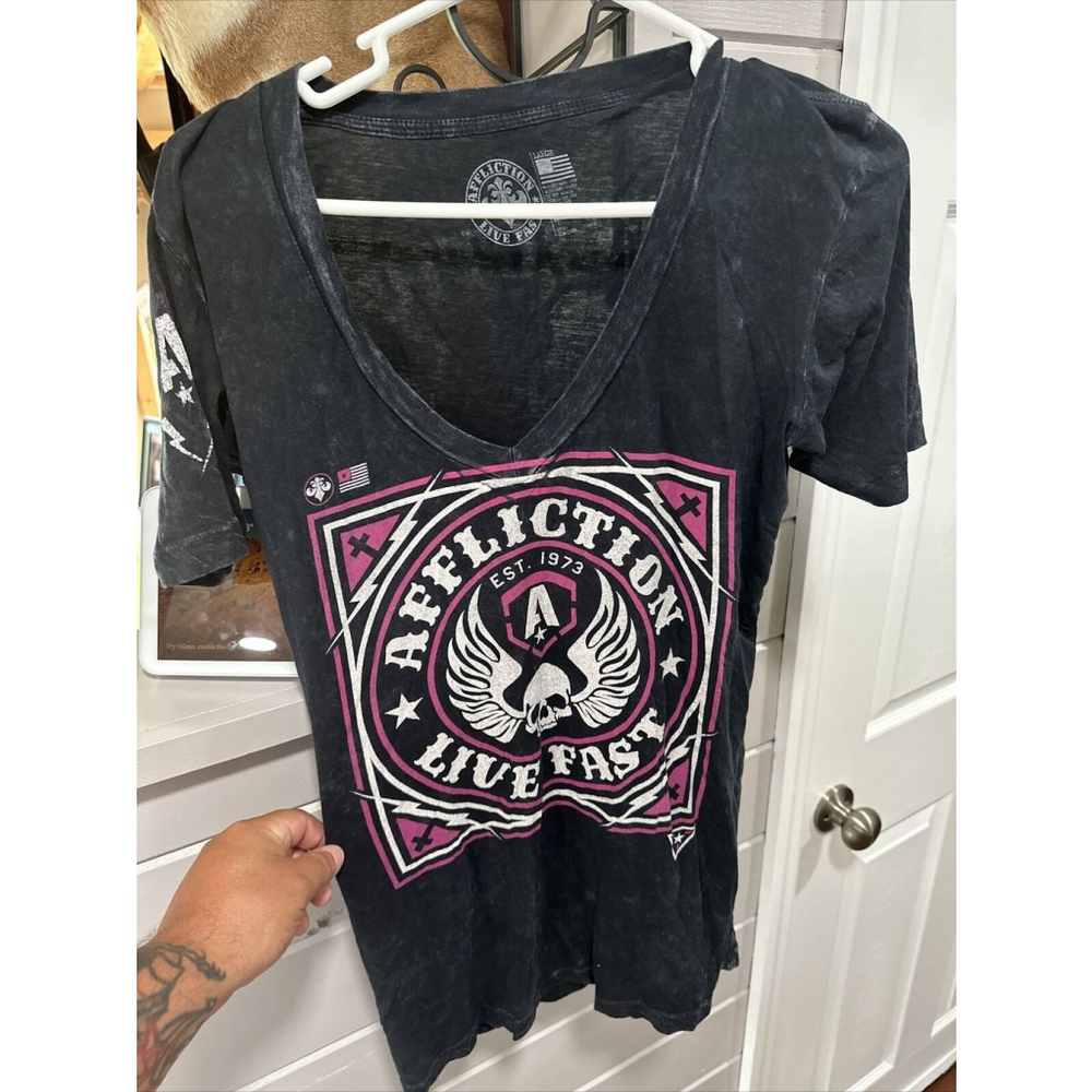 Affliction T Shirt Womens SIZE L Black & Pink
